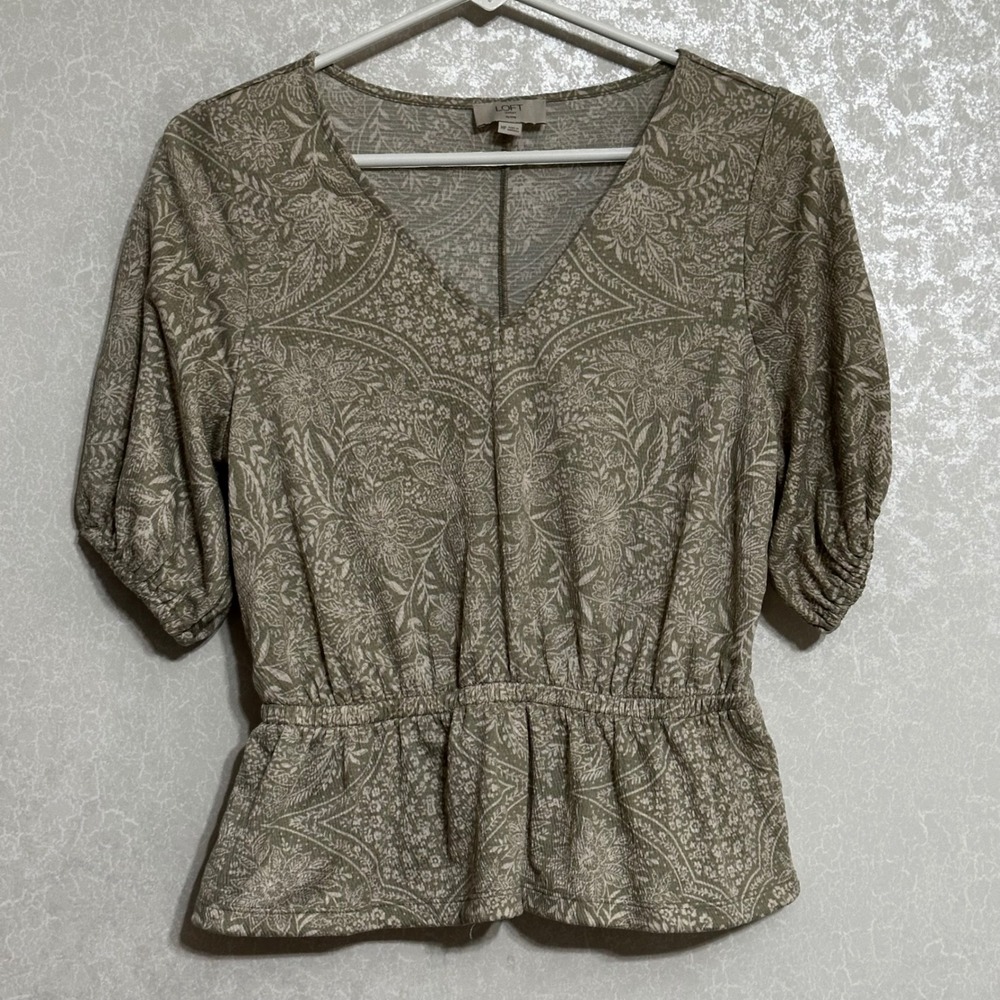 LOFT Petite Peplum Top‎ Floral Print Green V-neck Puff Short Sleeve Boho Sz MP M